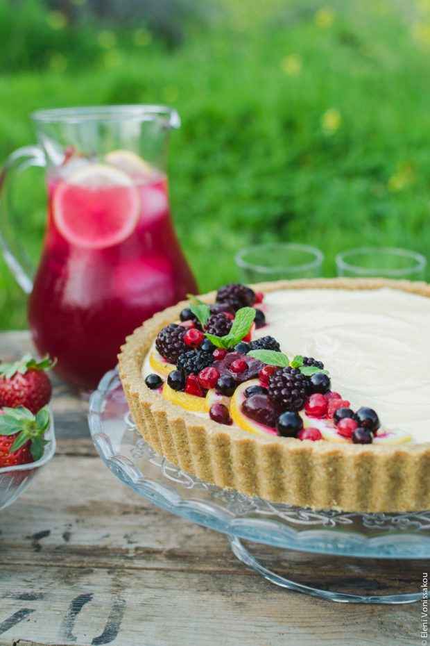 Lemon Curd and Mascarpone Cheesecake with Berries Lemon Curd and Mascarpone Cheesecake with Berries