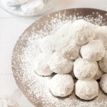 Greek Christmas Almond Cookies – Kourabiedes www.thefoodiecorner.gr