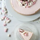 Strawberry Kiss Cheesecake www.thefoodiecorner.gr