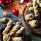 Greek Koulourakia Easter Cookies www.thefoodiecorner.gr