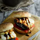 Balsamic Portobello Burger with Halloumi and Roasted Red Pepper www.thefoodiecorner.gr