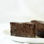 Slow Cooker Chocolate Fudge Cake from Scratch www.thefoodiecorner.gr
