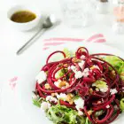 Green Salad with Raw Spiralized Beetroot and Feta Cheese www.thefoodiecorner.gr