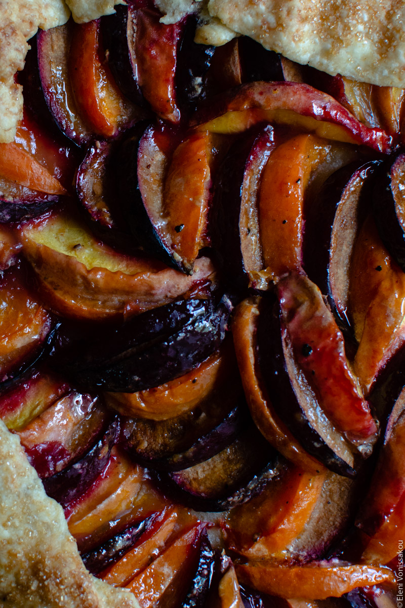 Easy Anthotyro Galette with Spiced Summer Fruit www.thefoodiecorner.gr Photo description: A close up of the sliced fruit in the cooked galette. 