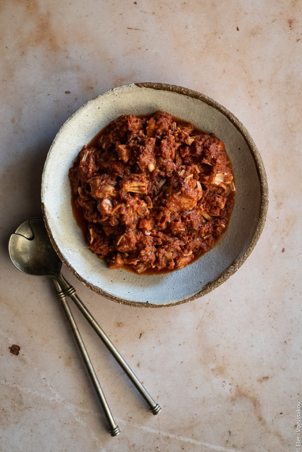 Greek-Style Jackfruit and Tomato Stew (Kokkinisto) in the Slow Cooker Greek-Style Jackfruit and Tomato Stew (Kokkinisto) in the Slow Cooker